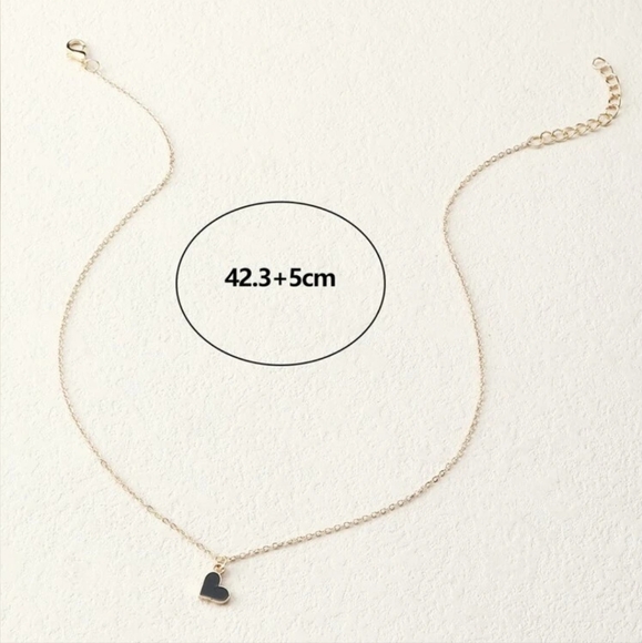 🖤🖤BACK IN STOCK🖤🖤Black Hanging Heart Necklace on a GOLD Necklace 🖤🖤 - Picture 4 of 11